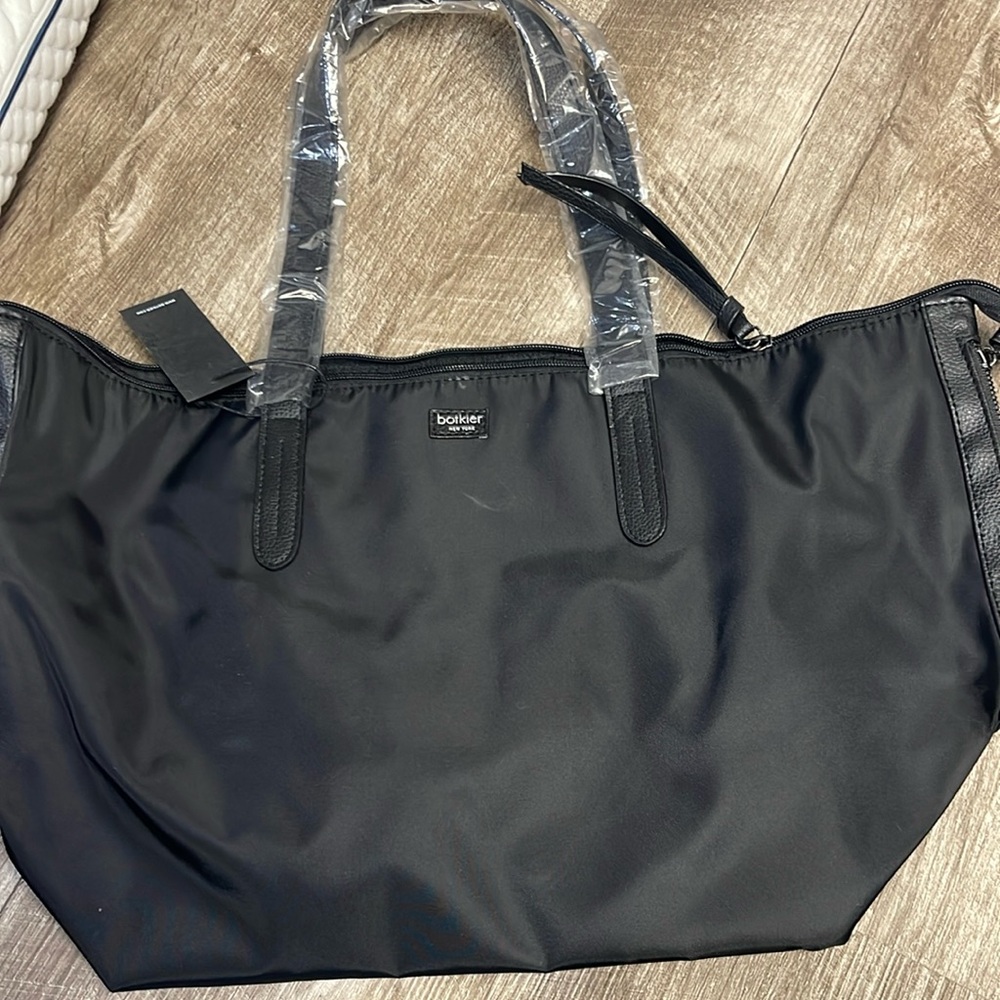 BOTKIER BLACK PURSE. Never used